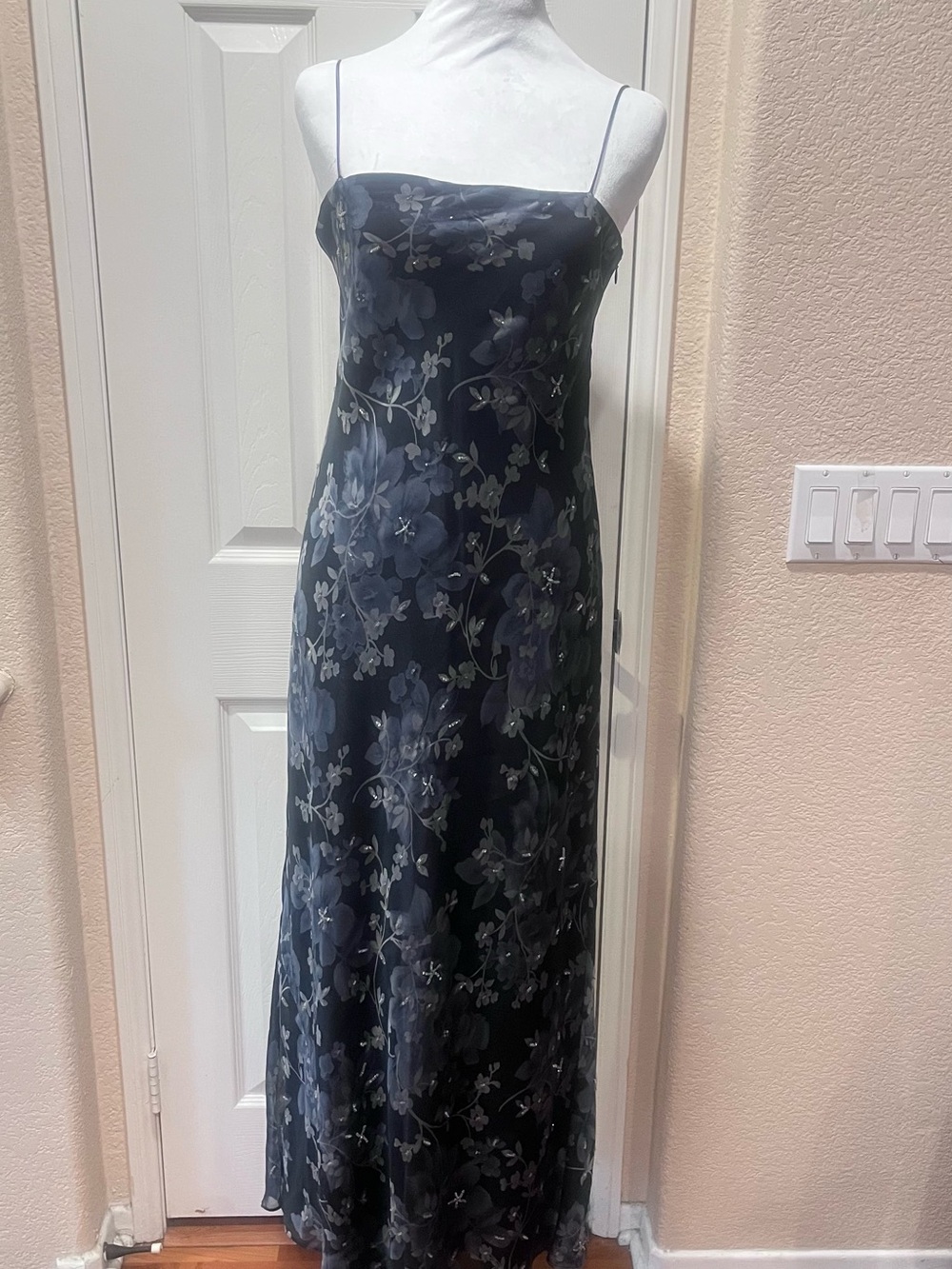 Y2K Vintage Laundry by Shelli Segal charcoal floral spaghetti strap maxi dress